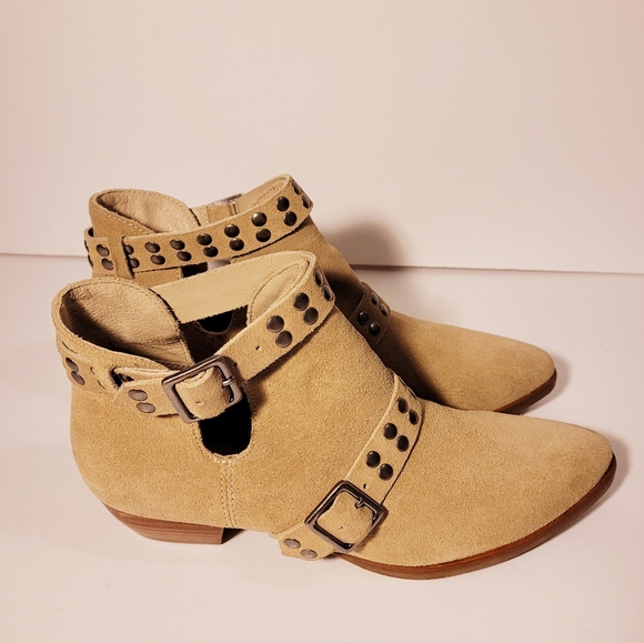 NWOB Matisse Neil Studded Suede Western Ankle Booties - Picture 3 of 9